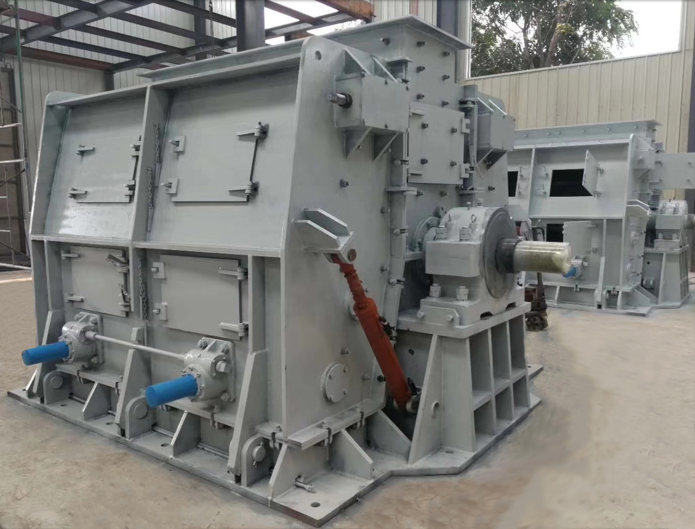 可逆反擊錘式破碎機(jī).jpg 可逆反擊錘式破碎機(jī).jpg